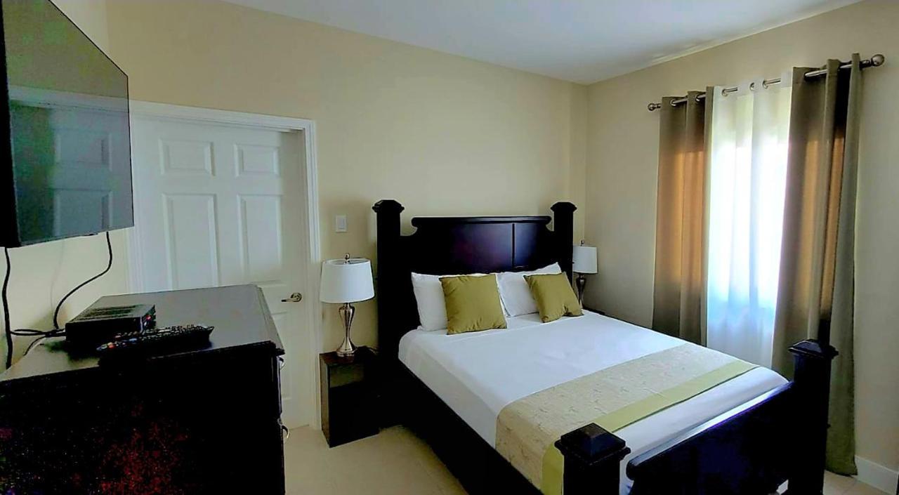 Paradise Oasis At Oceanpointe - Pool And Free Parking Lucea Exterior foto