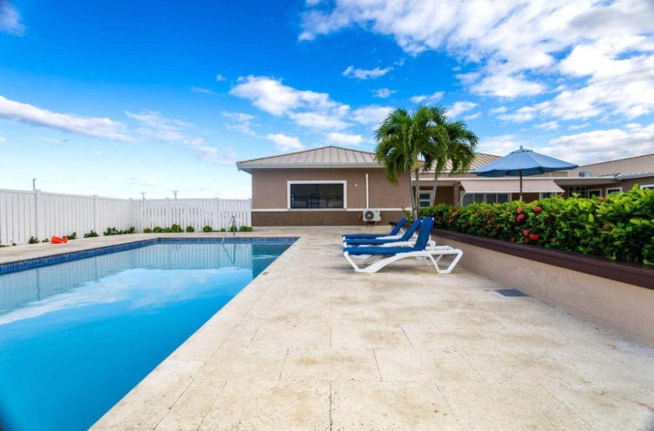 Paradise Oasis At Oceanpointe - Pool And Free Parking Lucea Exterior foto